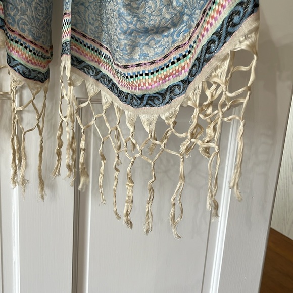 Beautiful Warm Weather Wrap/Scarf - Picture 5 of 6
